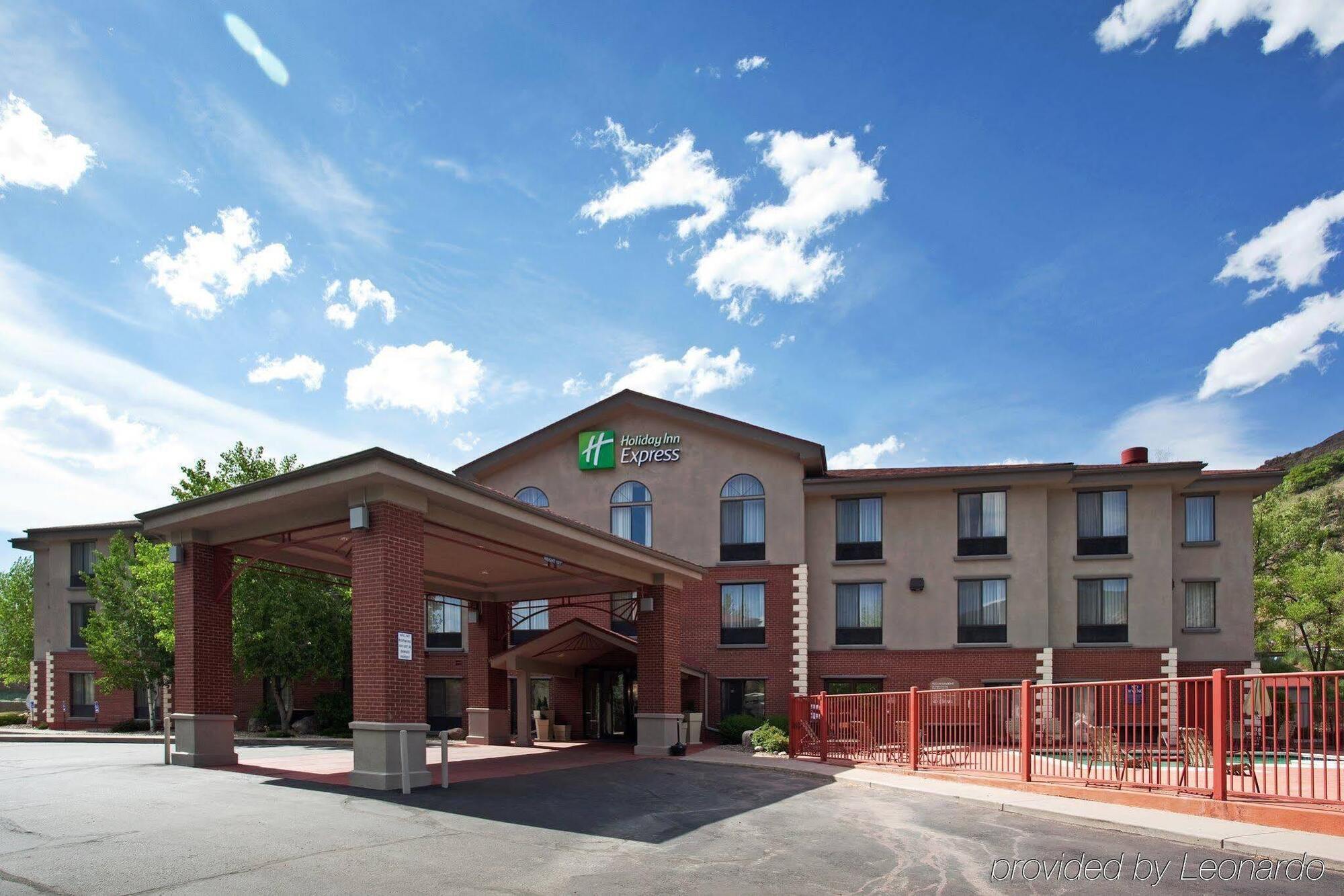 Holiday Inn Express Glenwood Springs Aspen Area By Ihg Exterior foto